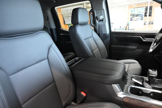 New 2026 GMC Sierra 1500 SLT w/ SLT Premium Package AWD/4WD image 11