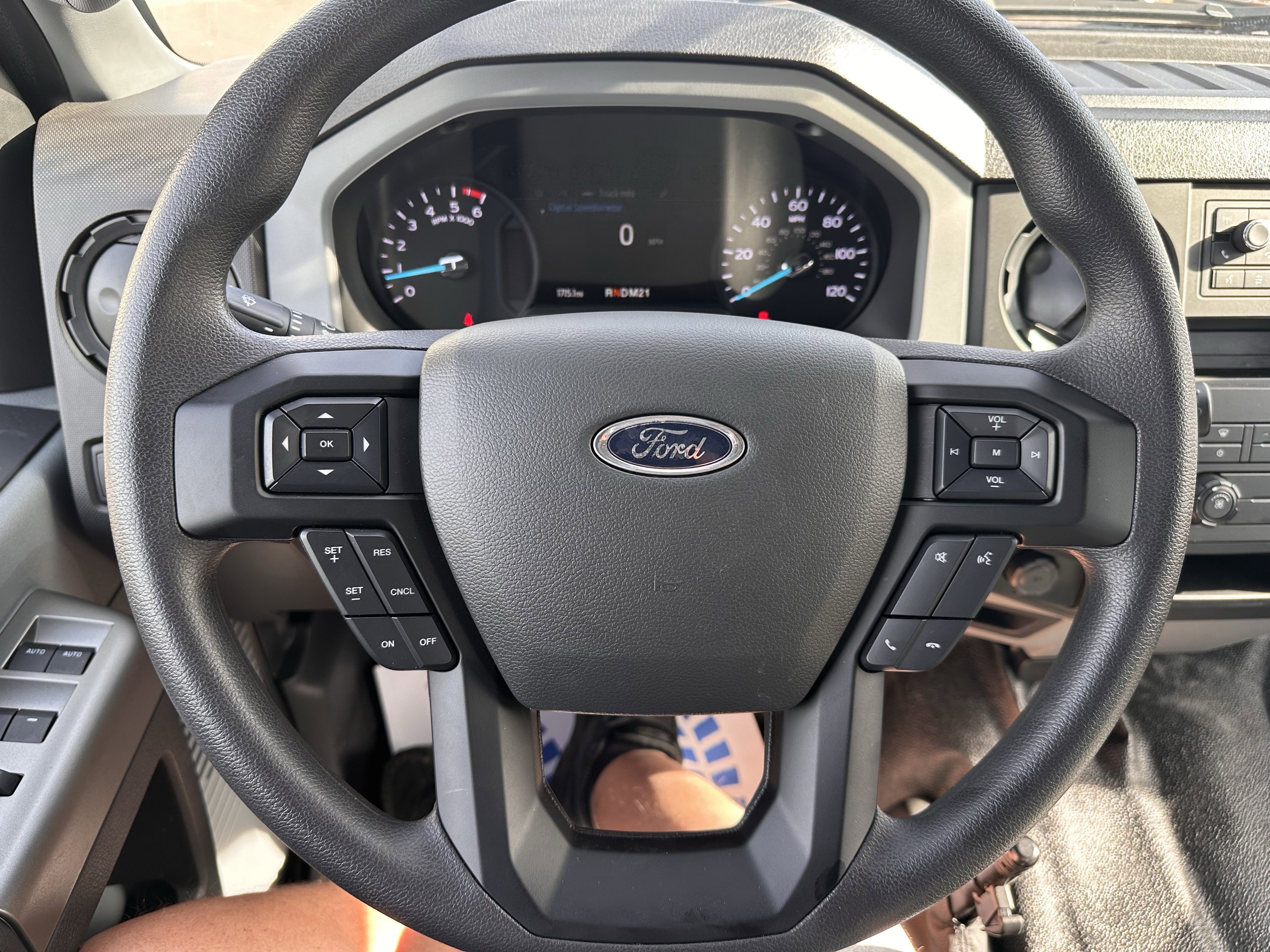 Used 2026 Ford F750 2WD Crew Cab Super Duty image 17
