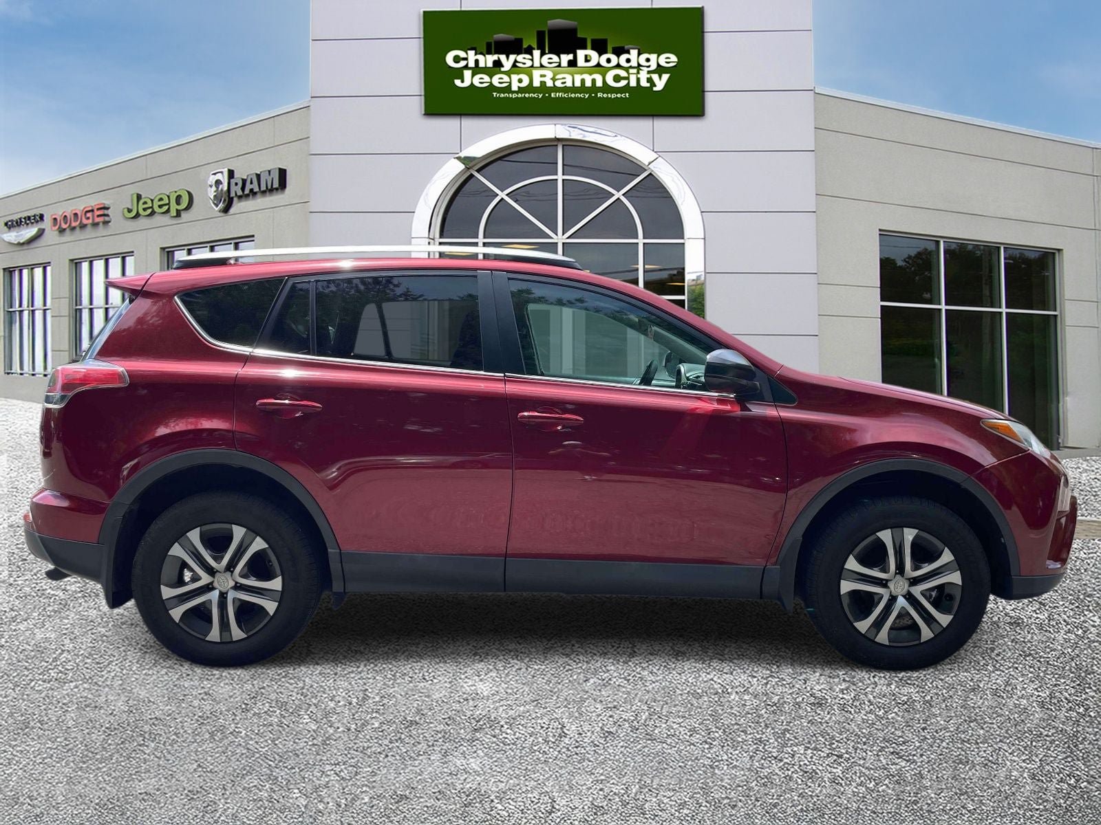 Used 2018 Toyota RAV4 LE w/ All Weather Liner Package AWD/4WD image 5