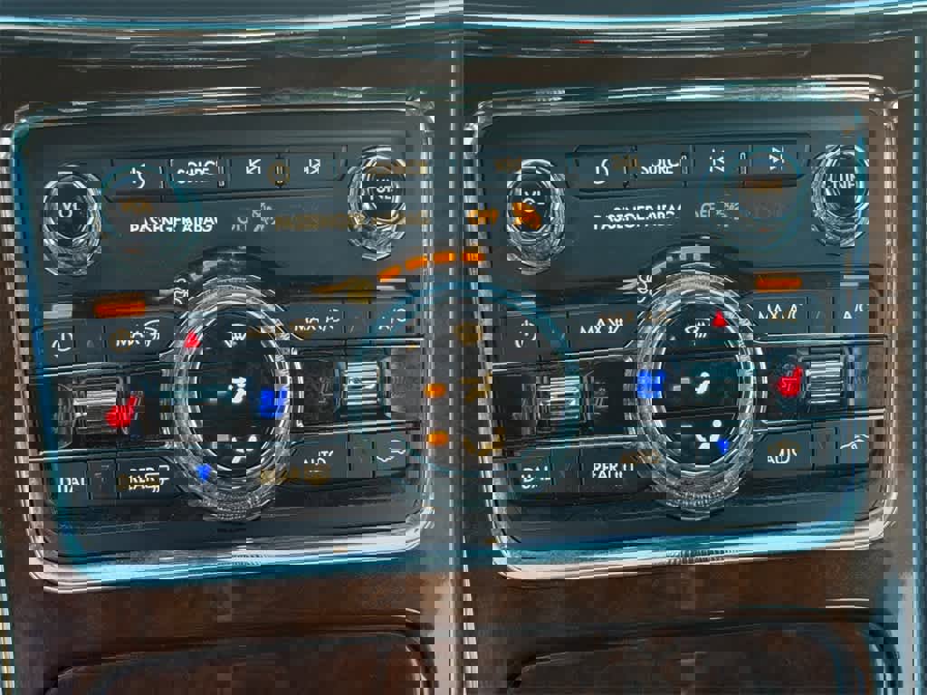 Used 2017 Lincoln Continental Reserve image 30