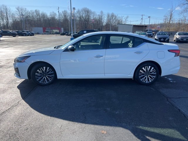 Used 2025 Nissan Altima 2.5 SV image 4
