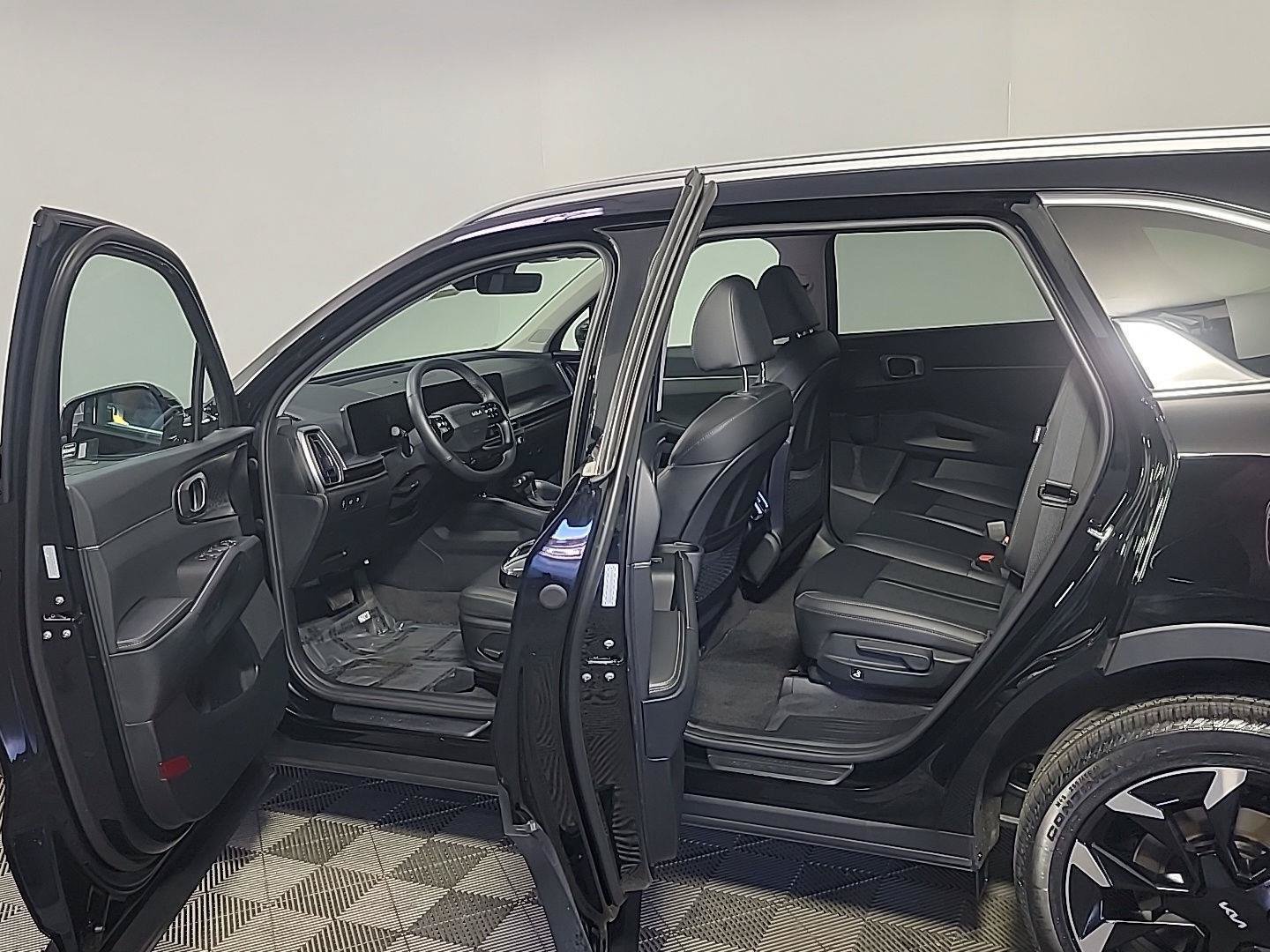 Certified 2026 Kia Sorento EX AWD/4WD image 17