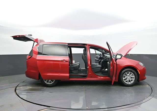 New 2026 Chrysler Voyager LX FWD image 64