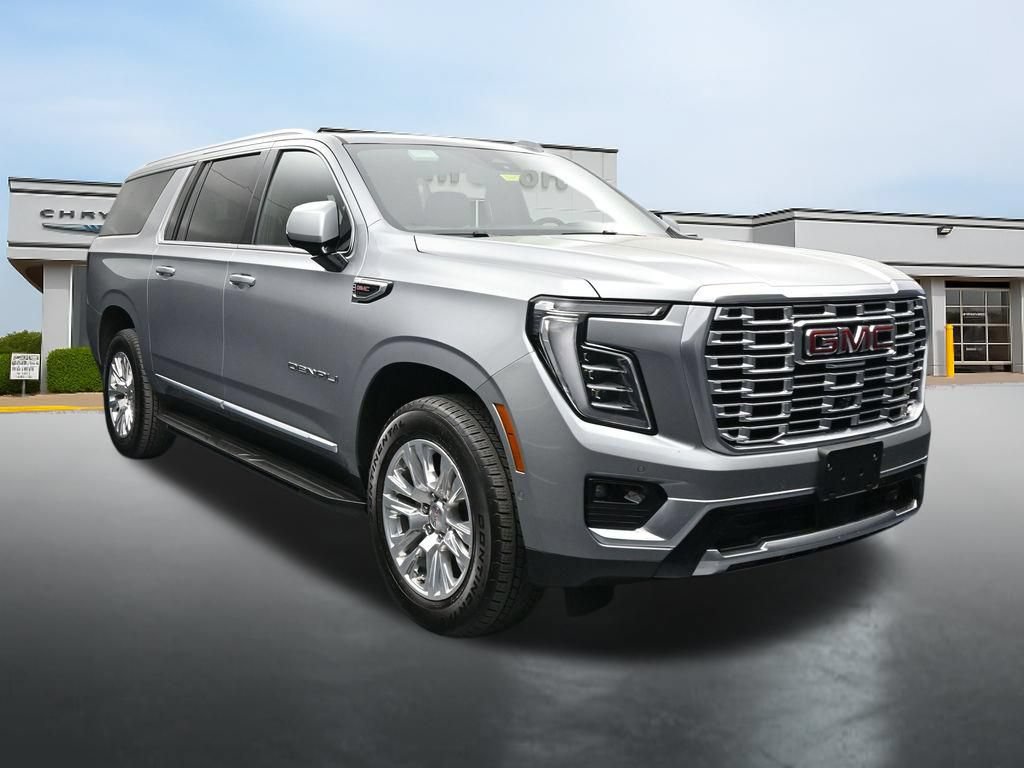 Used 2025 GMC Yukon XL Denali AWD/4WD image 7