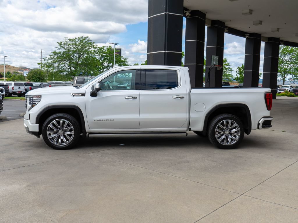 Used 2023 GMC Sierra 1500 Denali w/ Denali Reserve Package AWD/4WD image 4