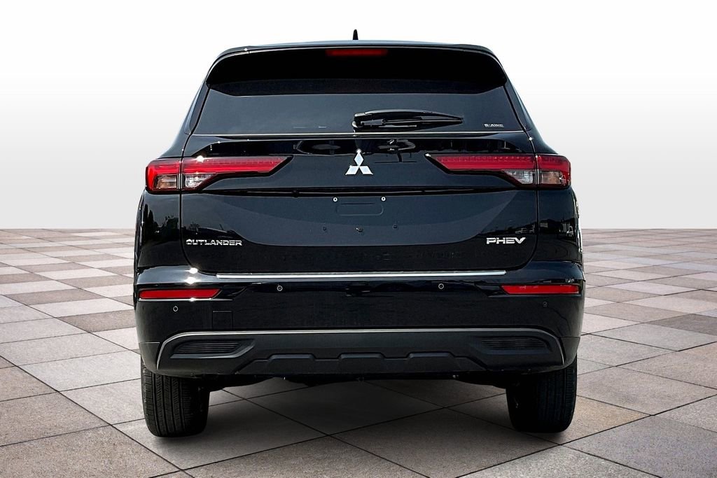 New 2025 Mitsubishi Outlander ES image 4
