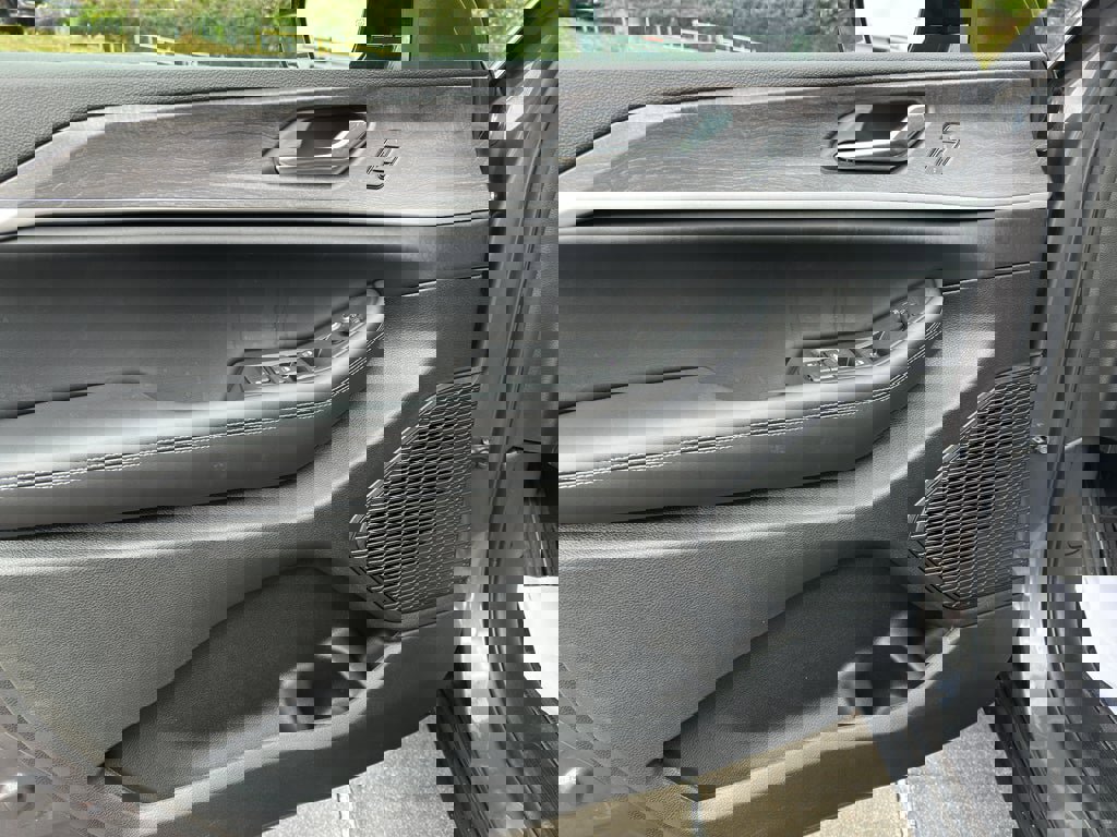 New 2025 Jeep Grand Cherokee Limited image 11