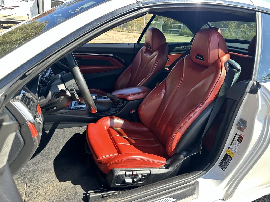 Used 2020 BMW M4 Convertible image 17