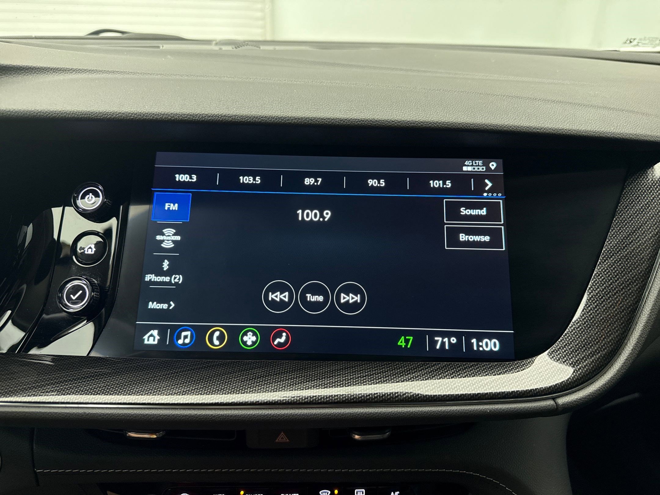 Certified 2022 Buick Envision Essence w/ Sport Touring Package image 35