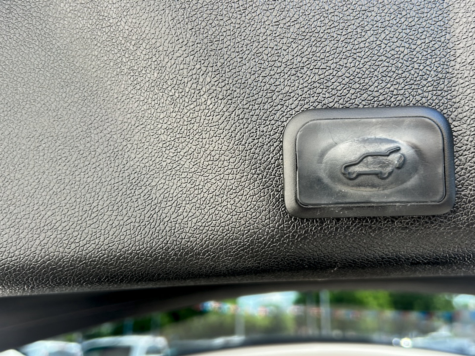 Used 2015 GMC Acadia SLE FWD image 25