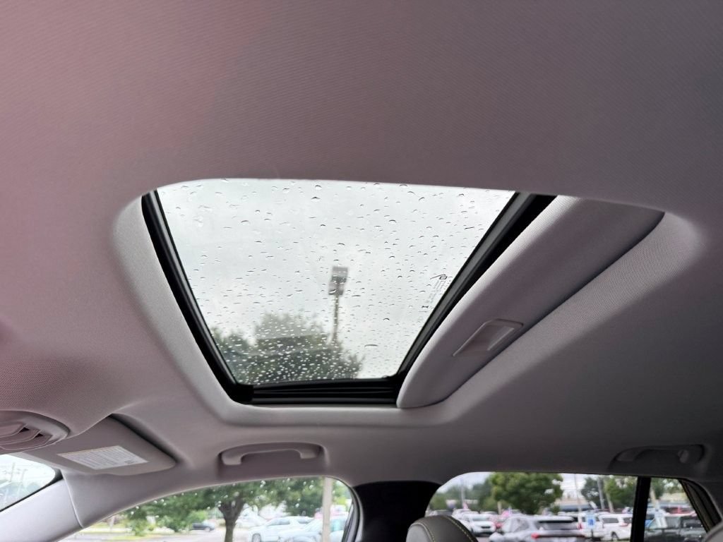 New 2026 Chevrolet Trax ACTIV w/ Sunroof Package FWD image 14