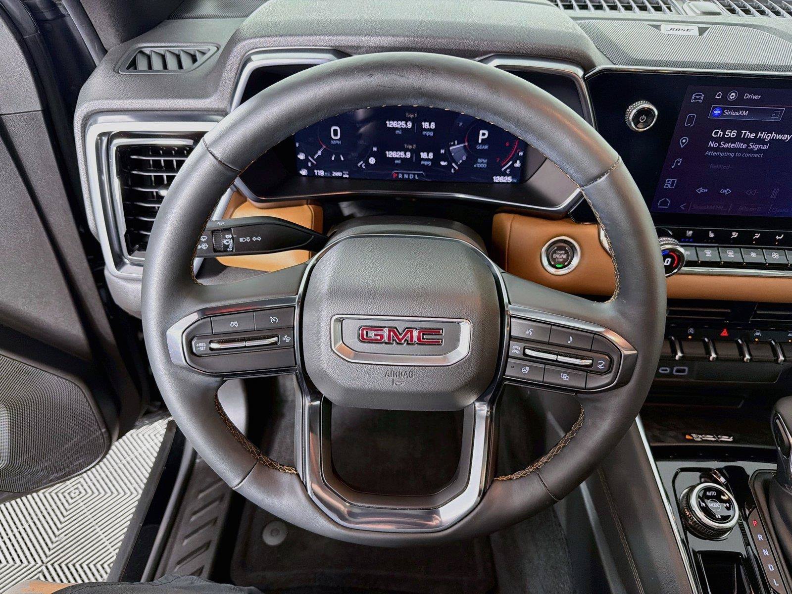 Used 2025 GMC Canyon AT4 w/ Technology Plus Package AWD/4WD image 3