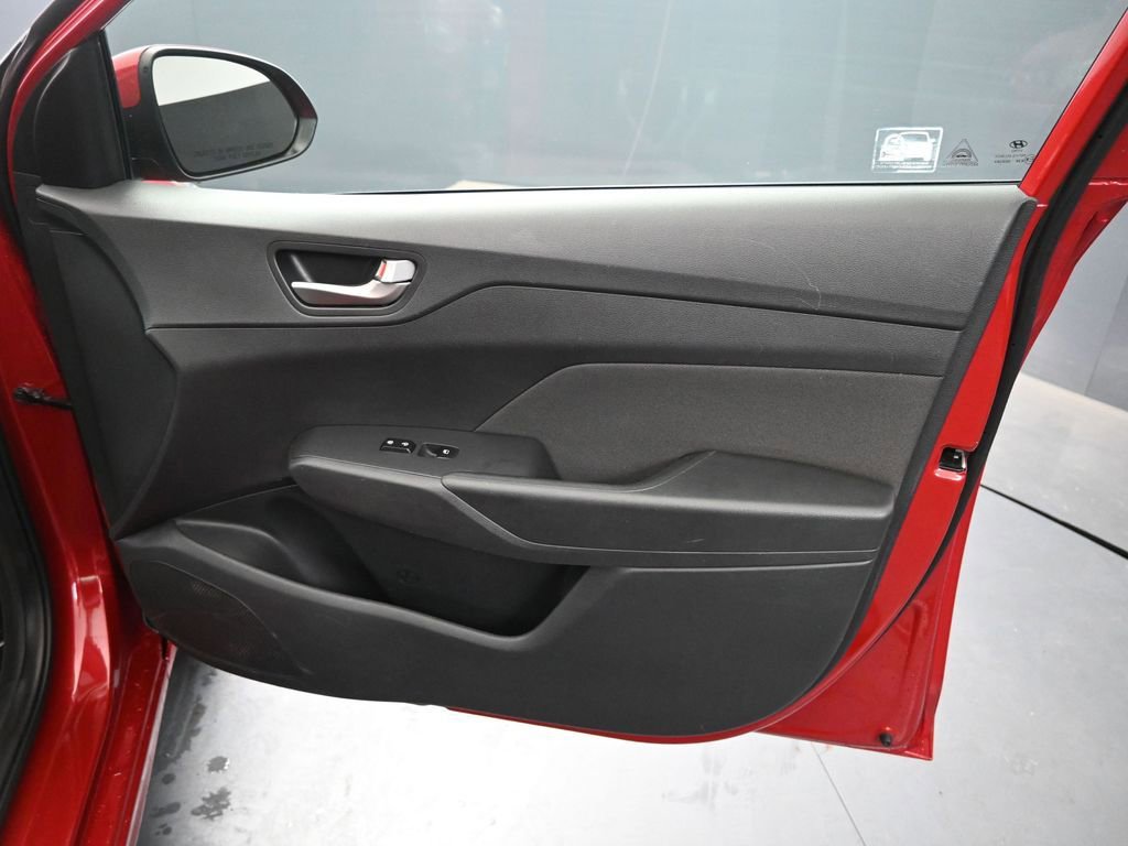 Used 2021 Hyundai Accent SE image 17
