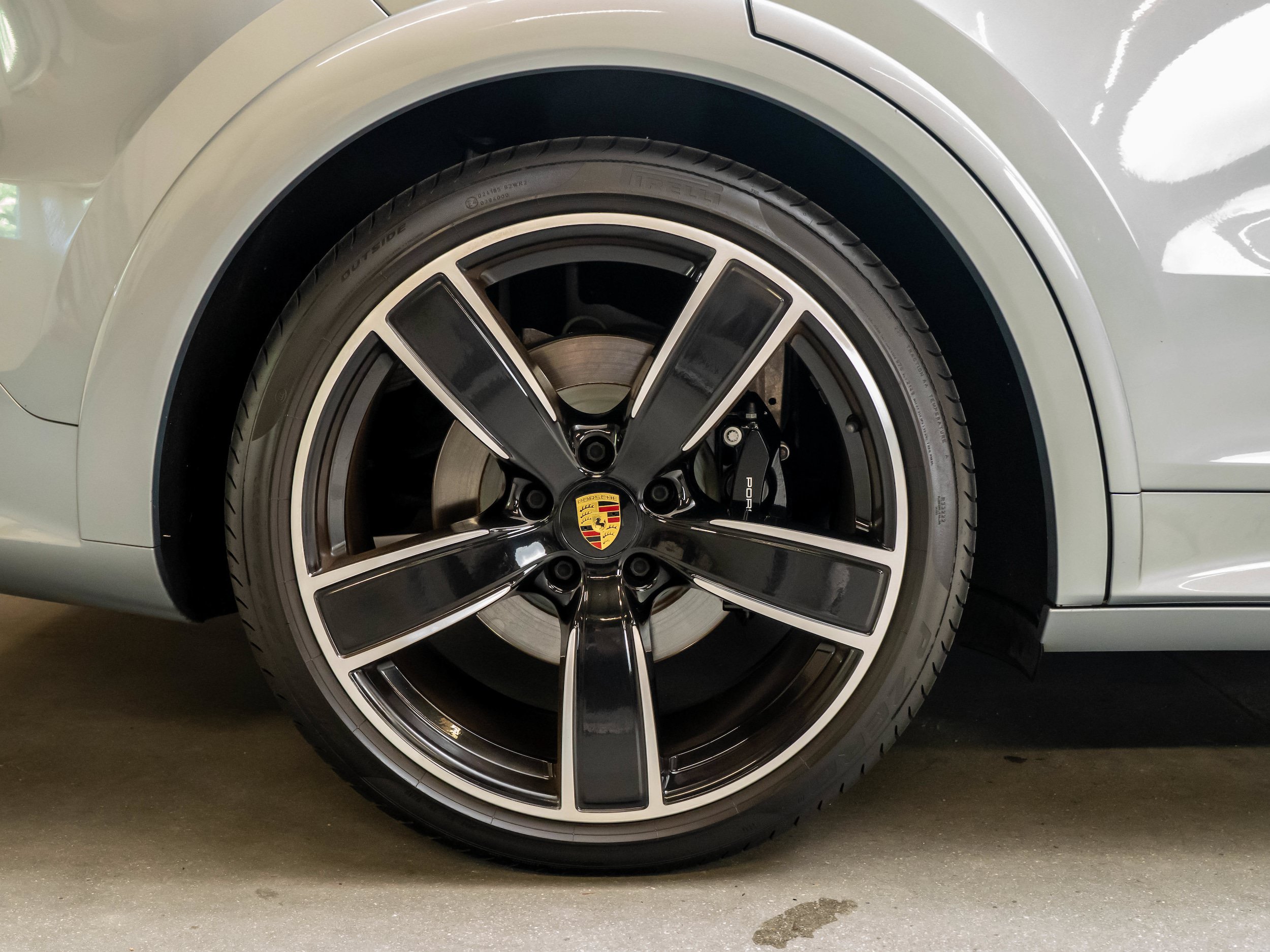Used 2022 Porsche Cayenne GTS AWD/4WD image 15