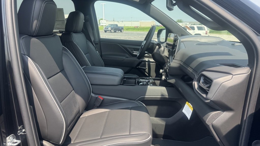 New 2025 Chevrolet Silverado EV LT image 19