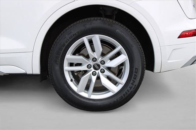 Used 2023 Audi Q5 2.0T Premium w/ Convenience Package AWD/4WD image 16
