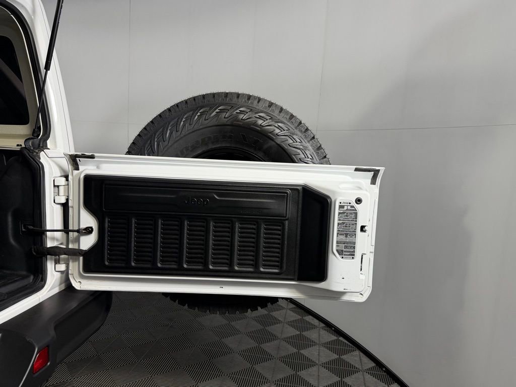 Used 2023 Jeep Wrangler Unlimited Rubicon image 26