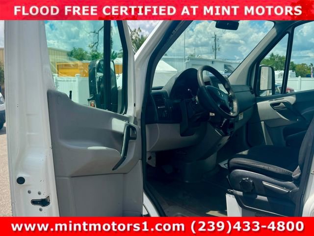 Used 2015 Mercedes-Benz Sprinter 2500 image 12