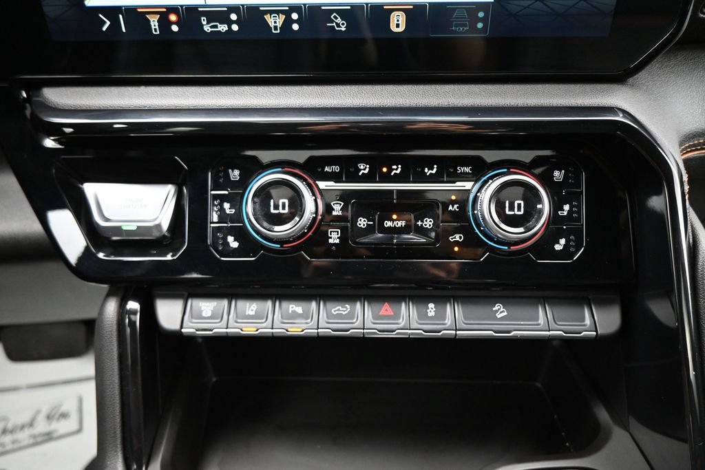Used 2025 GMC Sierra 2500 AT4 w/ AT4 Premium Plus Package AWD/4WD image 19