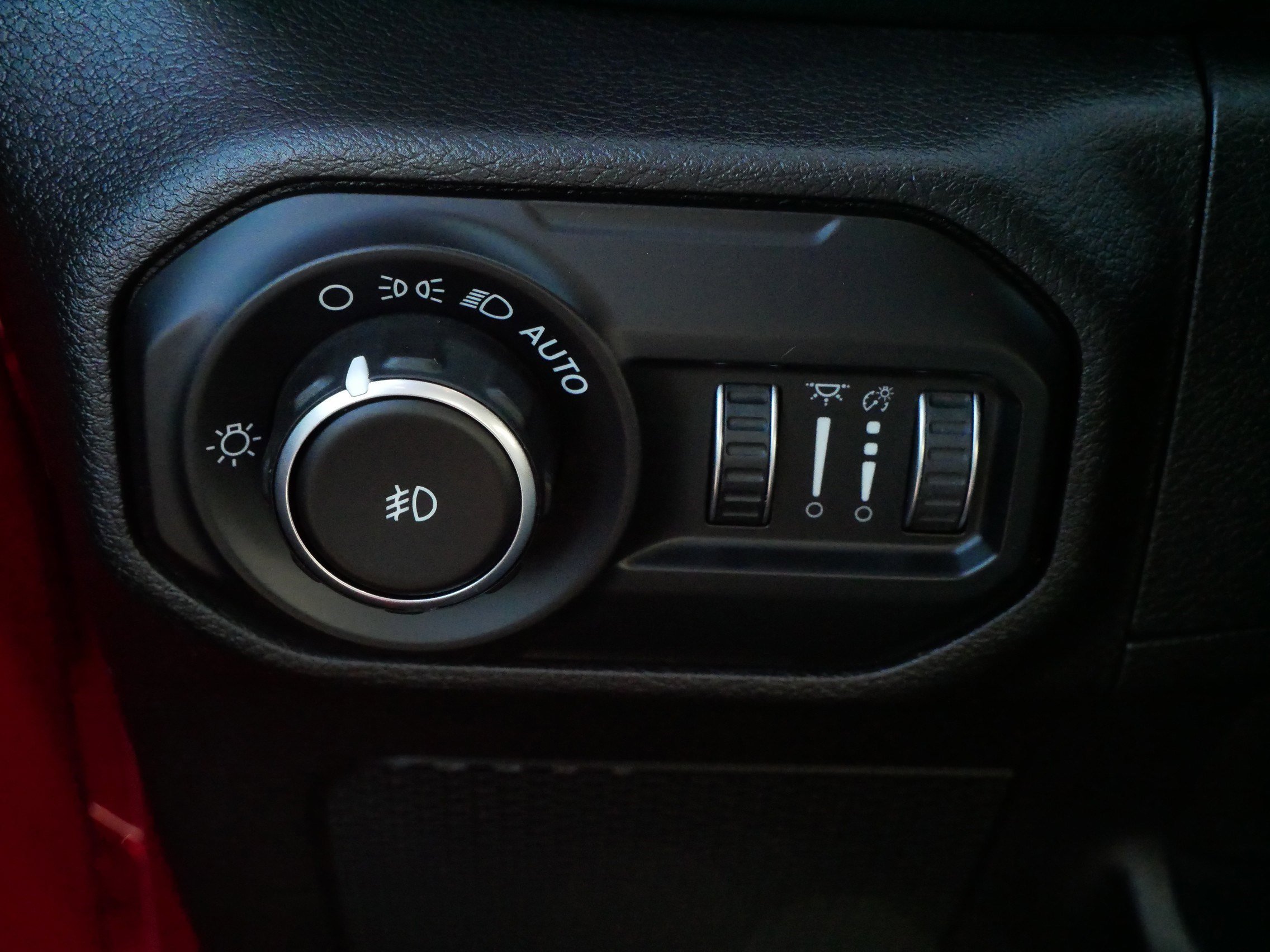 Used 2018 Jeep Wrangler Unlimited Sahara image 27