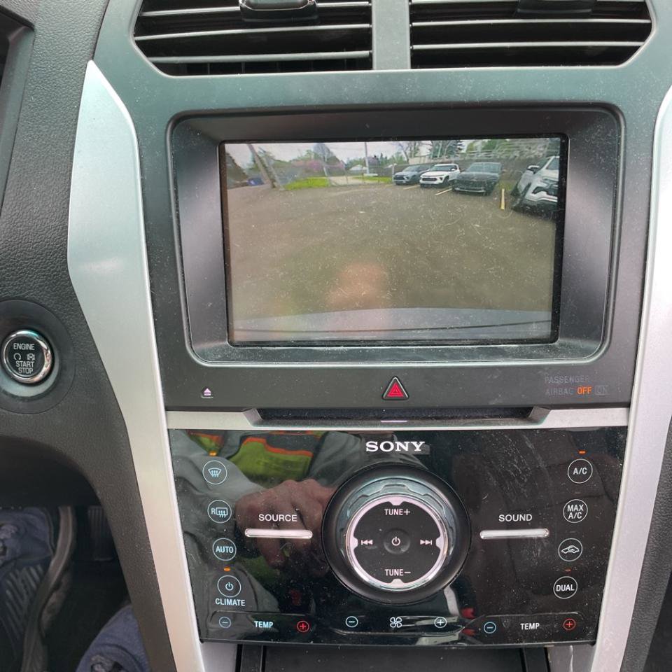 Used 2015 Ford Explorer Limited w/ Equipment Group 302A AWD/4WD image 21
