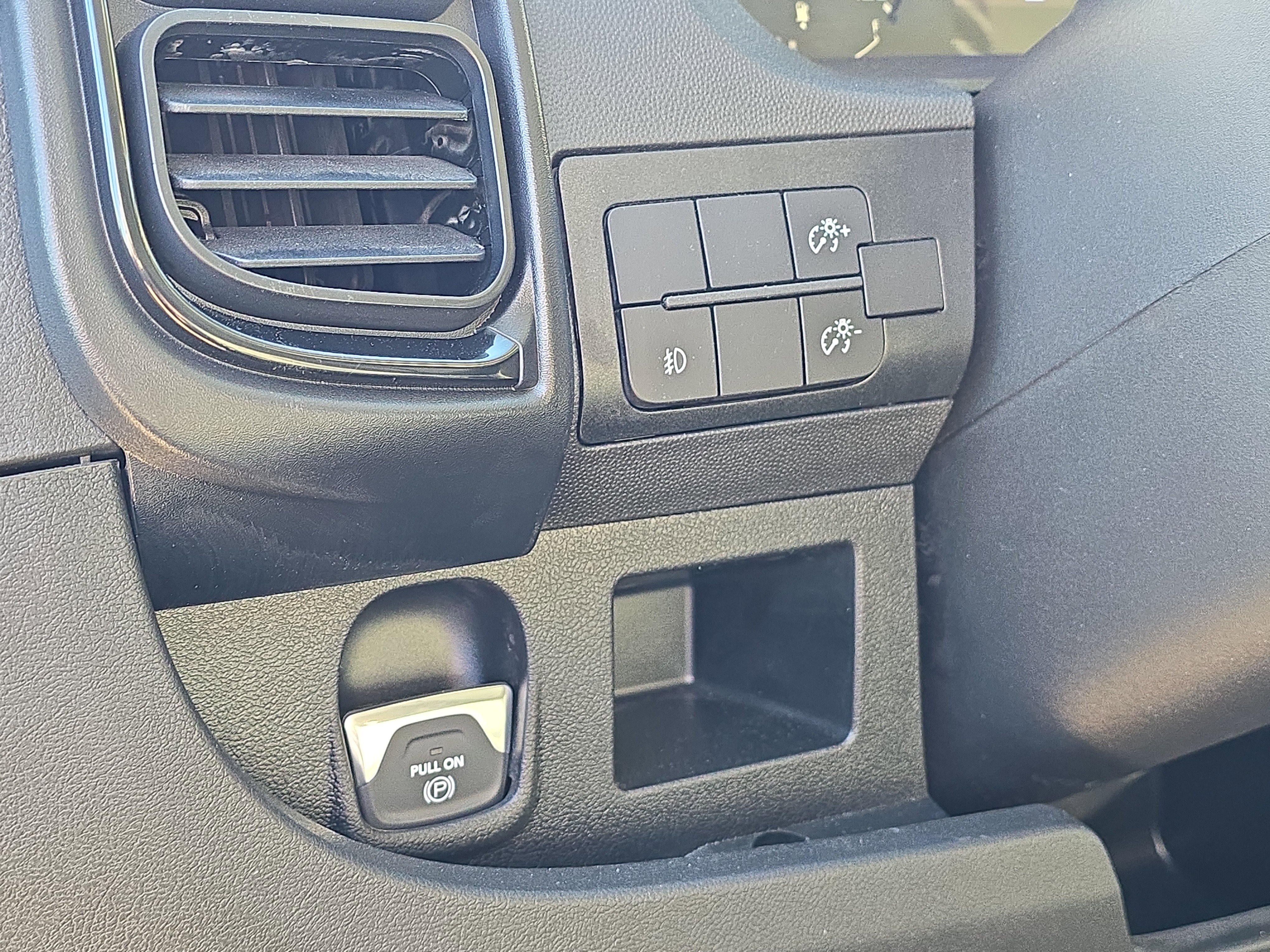 Used 2025 RAM ProMaster 2500 w/ Convenience Group image 14