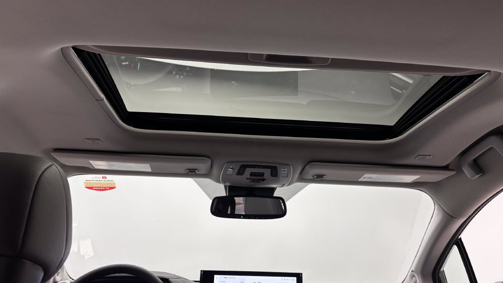 Certified 2026 Toyota Sienna XLE FWD image 33