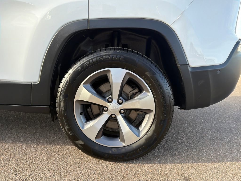 Used 2021 Jeep Cherokee Limited image 35