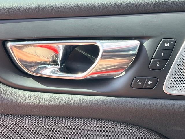 Used 2019 Volvo S60 T6 R-Design image 44