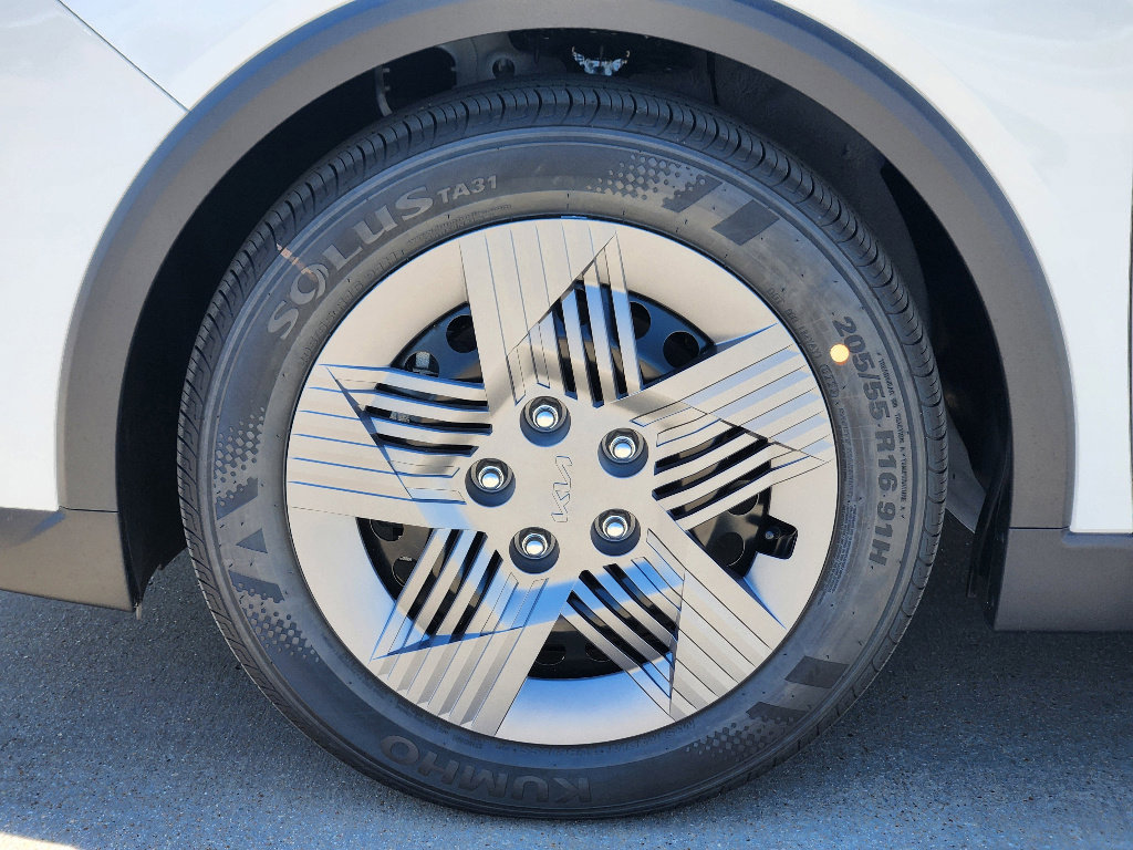 New 2026 Kia K4 LX image 7