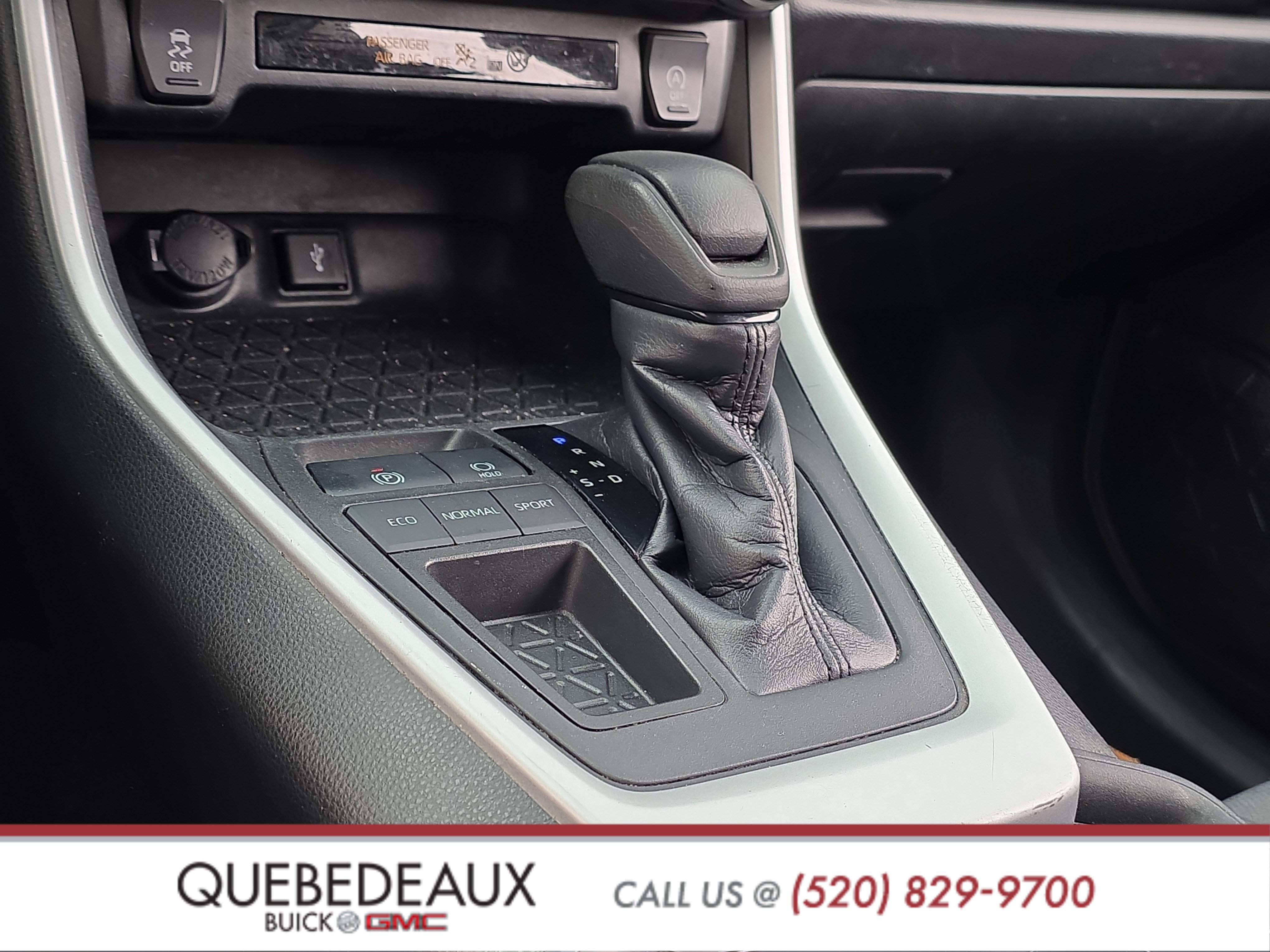 Used 2020 Toyota RAV4 XLE FWD image 19