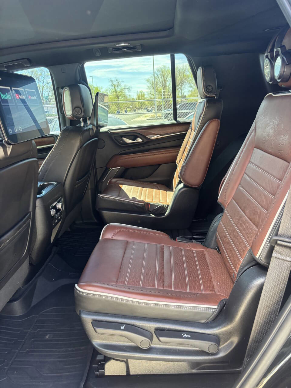 Used 2023 GMC Yukon Denali Ultimate image 21