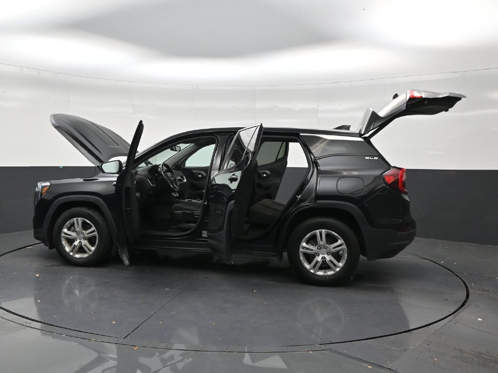 Used 2023 GMC Terrain SLE FWD image 29