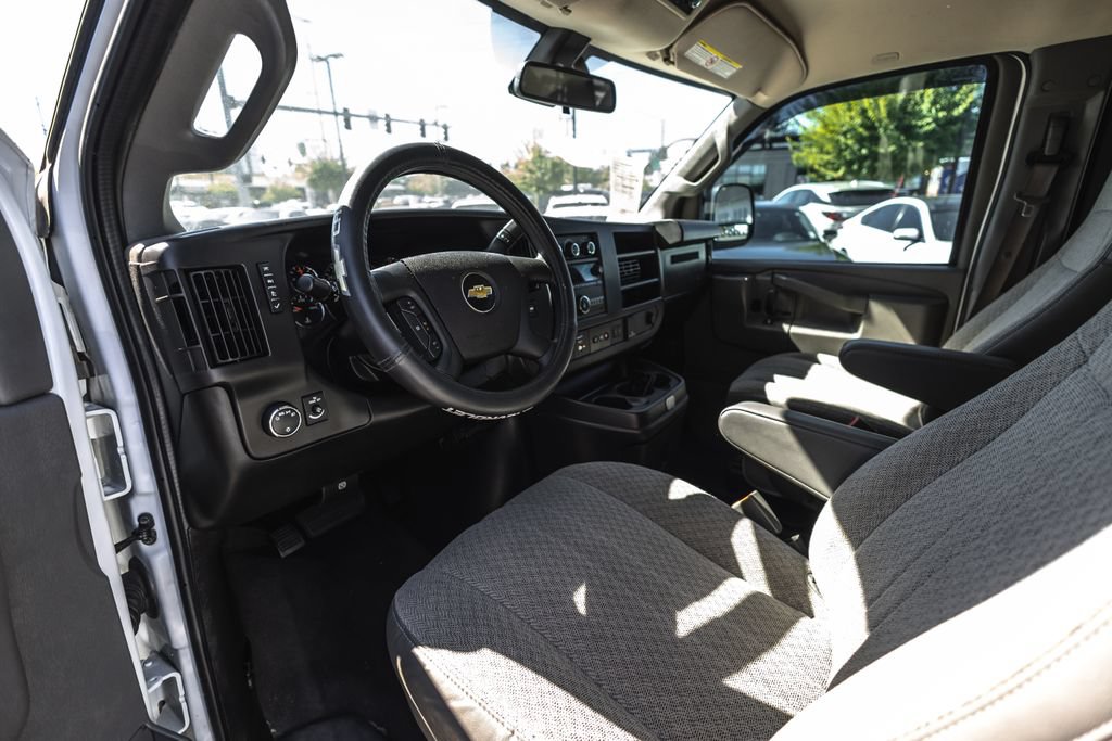 Used 2020 Chevrolet Express 3500 LT w/ LT Preferred Equipment Group RWD image 10