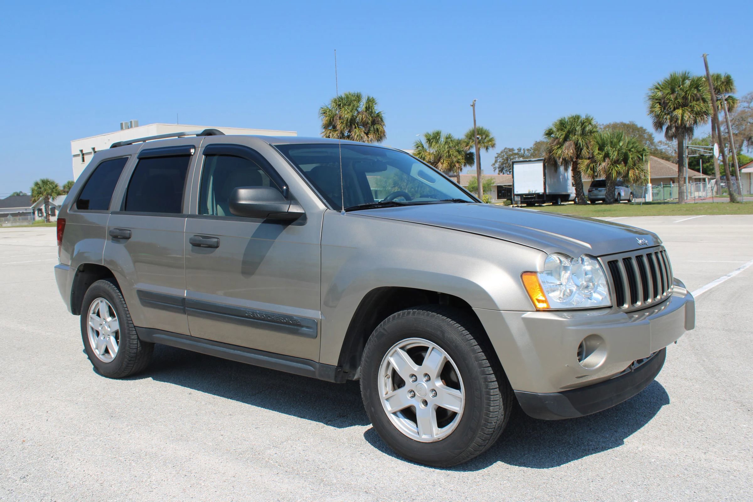 Used 2006 Jeep Grand Cherokee Laredo RWD image 15