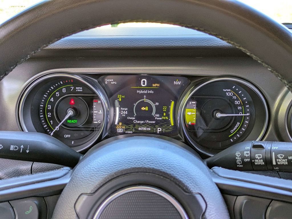 Used 2023 Jeep Wrangler Unlimited w/ Sun & Screen Package AWD/4WD image 28