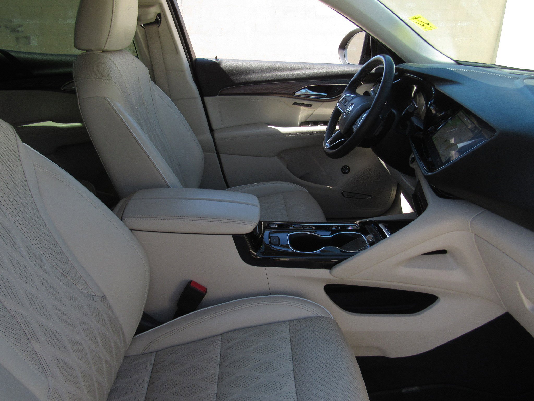 Used 2022 Buick Envision Avenir w/ Technology Package II image 8