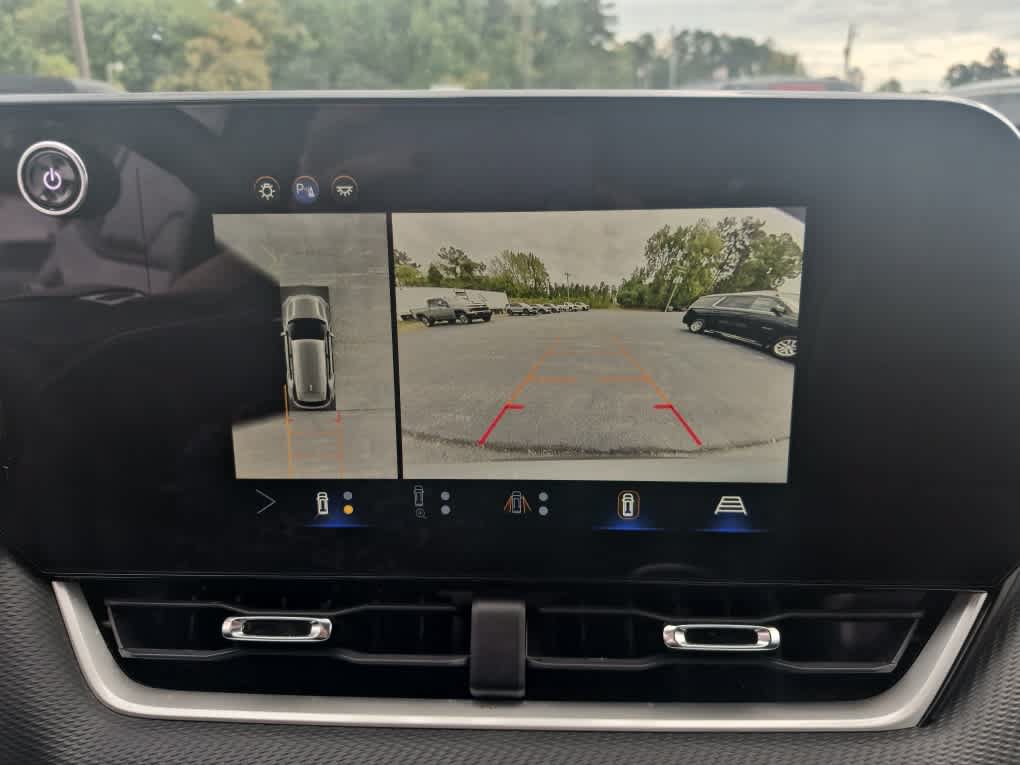 Used 2025 Chevrolet Equinox LT w/ Safety and Technology Package AWD/4WD image 15