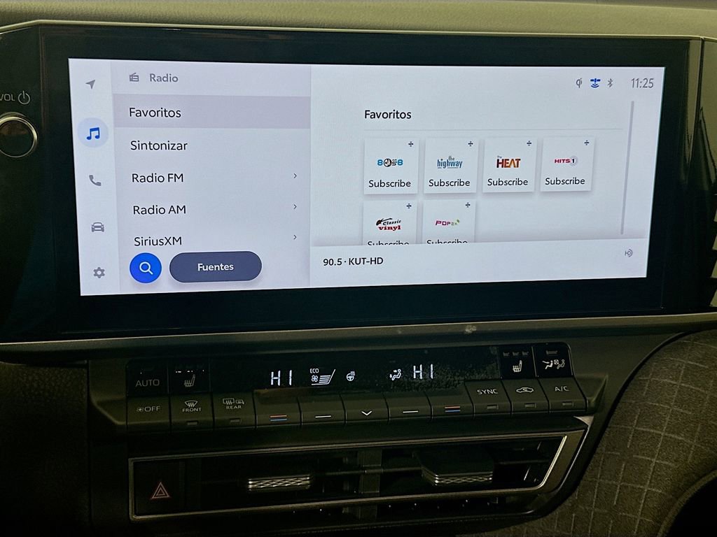 Used 2025 Toyota Camry XLE FWD image 15