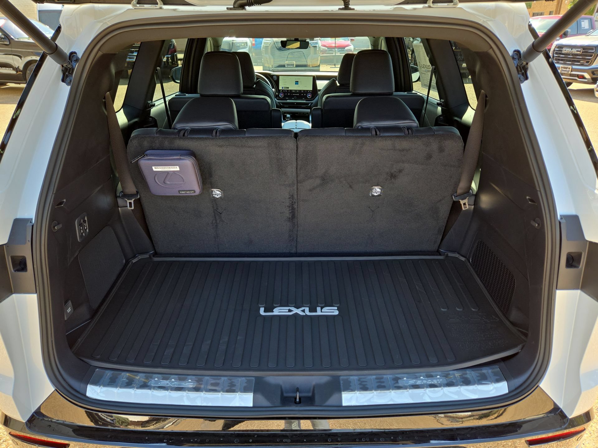New 2026 Lexus TX 500h AWD image 12