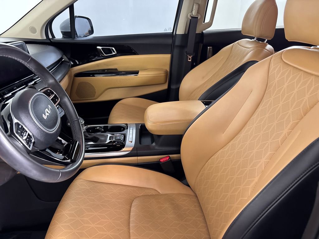 Certified 2024 Kia Carnival EX image 8