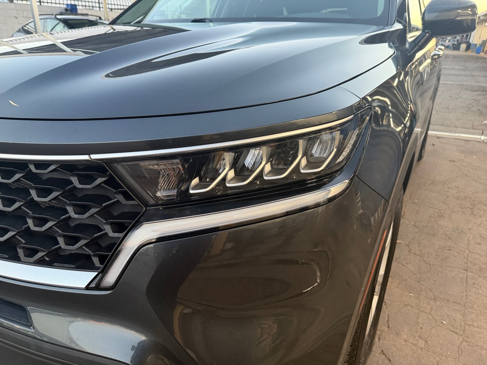 Used 2022 Kia Sorento LX FWD image 9