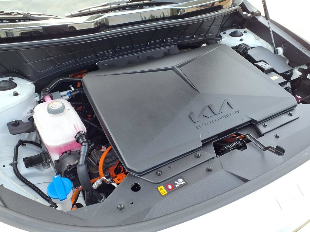 Certified 2024 Kia Niro Wind FWD image 24