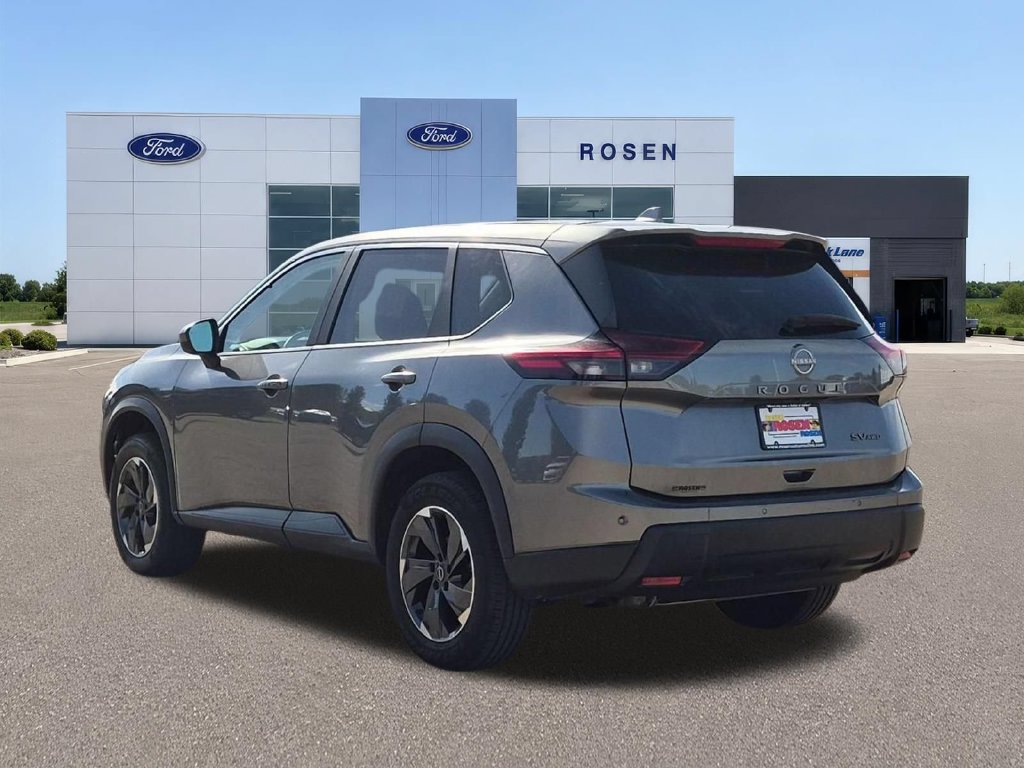 Used 2024 Nissan Rogue SV AWD/4WD image 5
