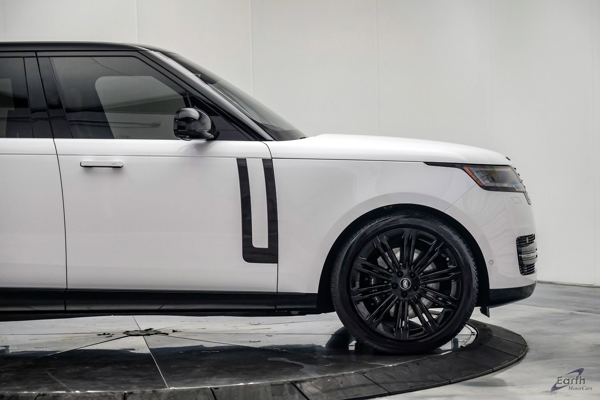 Used 2023 Land Rover Range Rover Autobiography AWD/4WD image 22