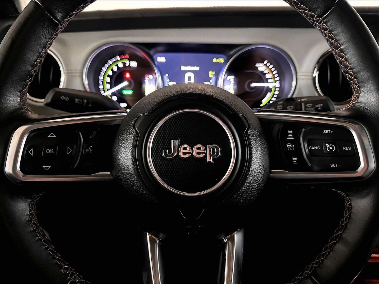 Used 2023 Jeep Wrangler Unlimited Sahara AWD/4WD image 18