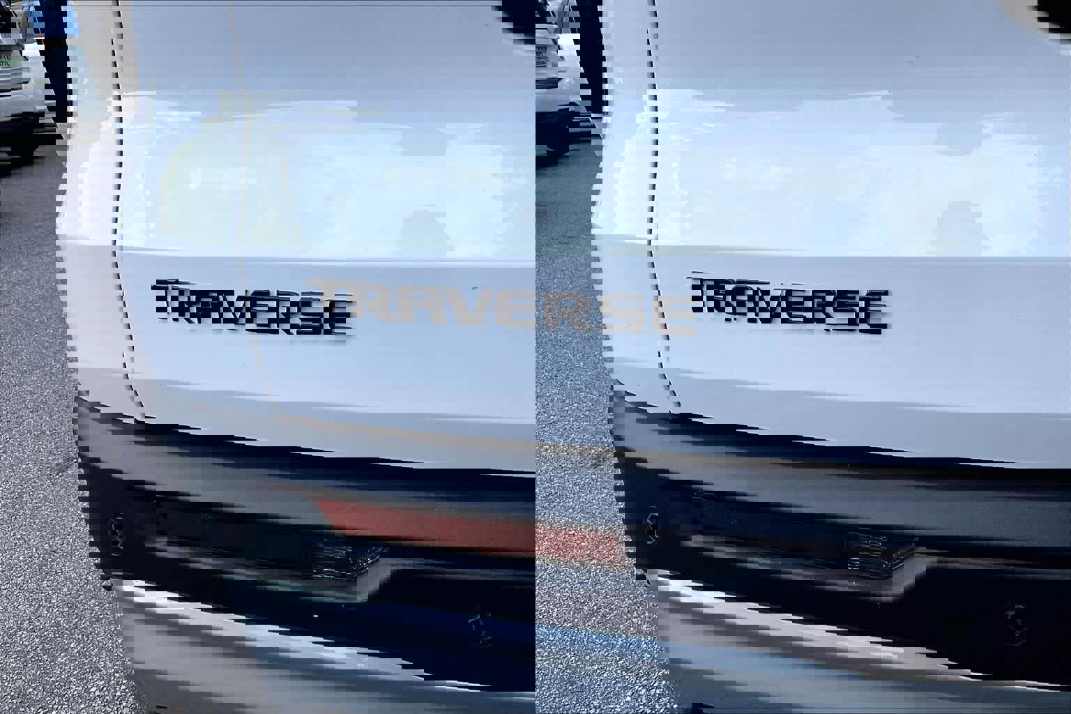 Used 2026 Chevrolet Traverse LT w/ Driver Confidence Package FWD image 30