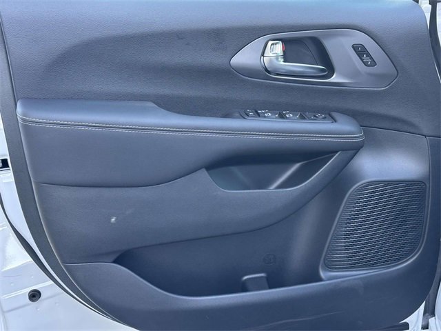New 2026 Chrysler Pacifica Select image 22