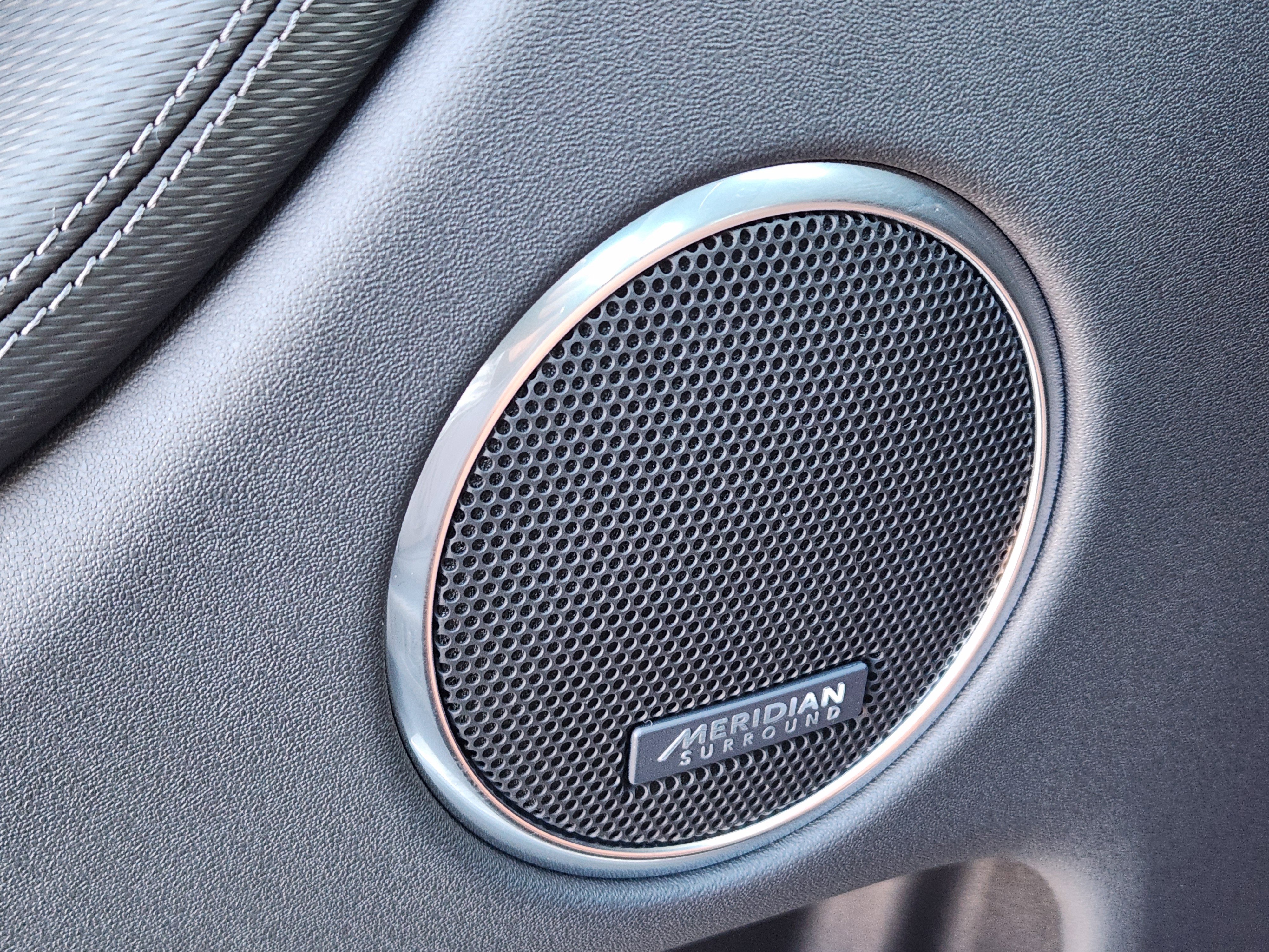 New 2025 Land Rover Discovery Sport Dynamic SE image 24