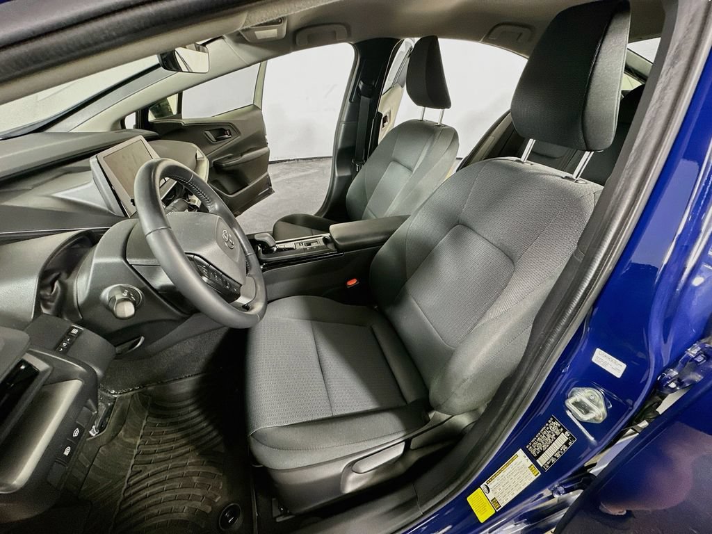 Used 2023 Toyota Prius LE FWD image 17